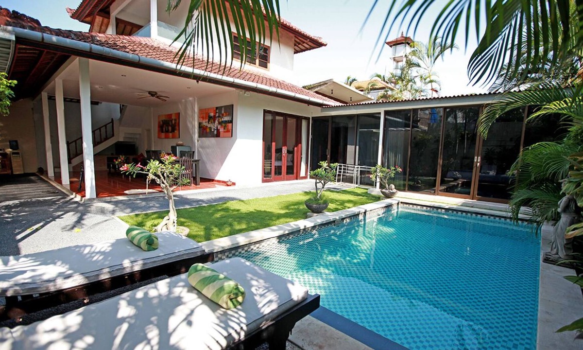 Dyanapura House | 3 Bedroom Pool Villa, Central Seminyak, Daily housekeeping staff