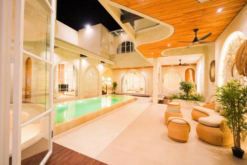 Dewi Sri Villa | 5BR luxury Mediterranean style villa in kuta