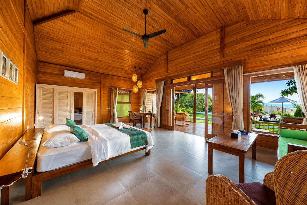 Kubu House | ABWonderdive - Scuba and Snorkeling Resort Junior Villa
