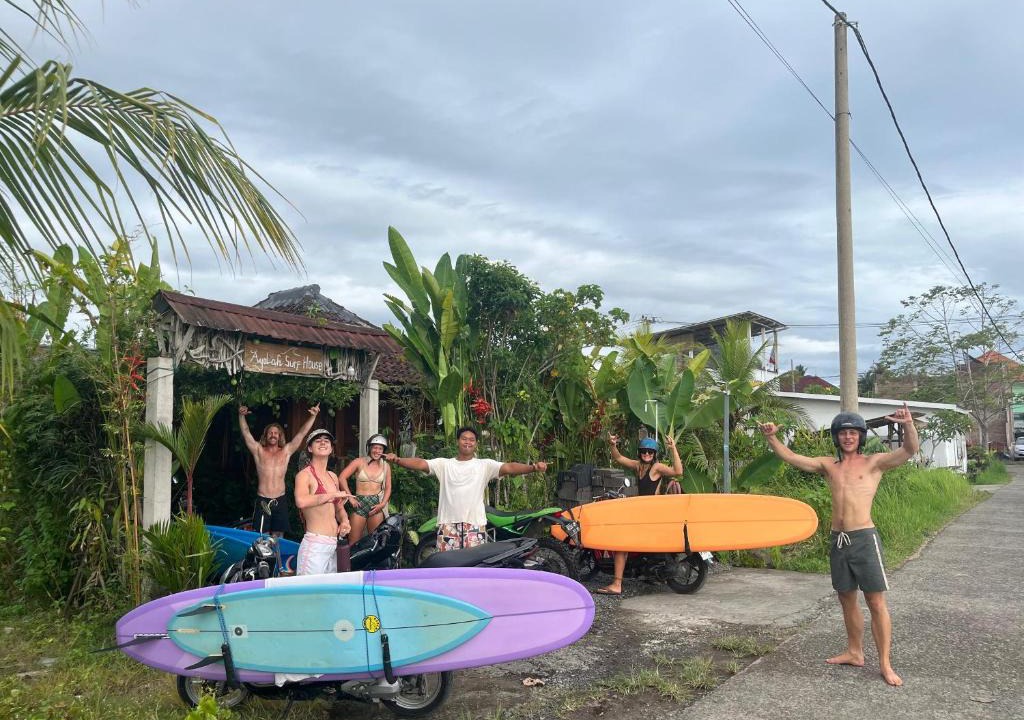 Mendoyo House | Ayolah Surf camp surf stay