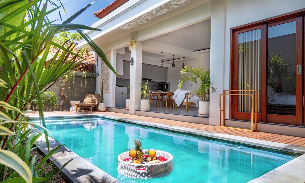 Umalas Villa | Canggu Paradise with Pool and Kitchen Brand NEW