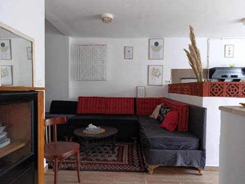 Tunis Apartment | Casamira king size bed near airport