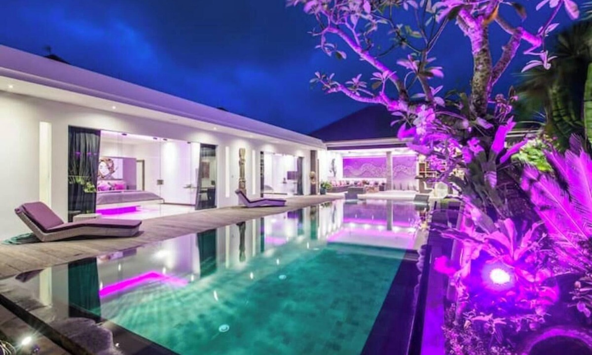 Sunset Road House | Cozy 4 BR Modern Villa in Seminyak, Large Pool, Perfect and Fantastic