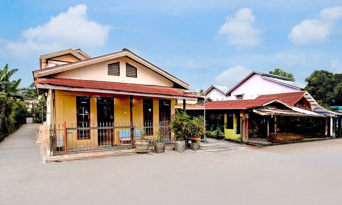 Balikpapan House | Cozy Double Escape W/Free WiFi and Parking