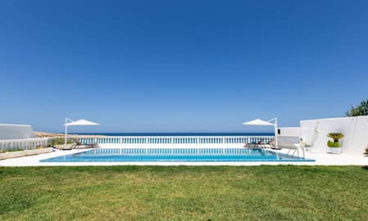 Rafraf House | Dar Barsha: Beach front white sand and happiness