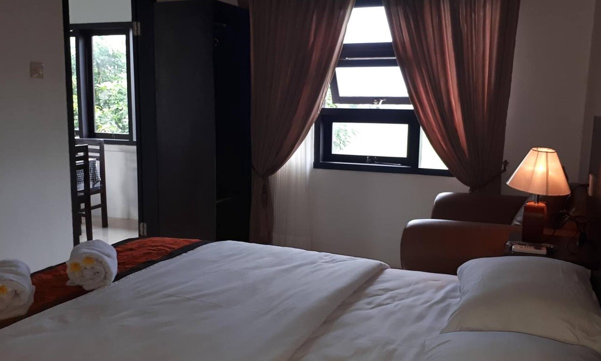 Banyuwangi House | de Lungguh Family Homestay