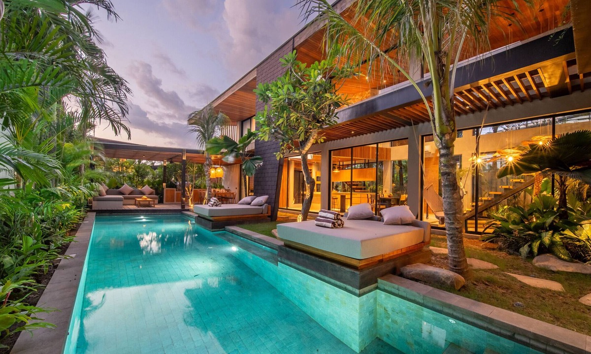 Berawa Villa | Design-Forward Villa | Pool Retreat | Beach Nearby
