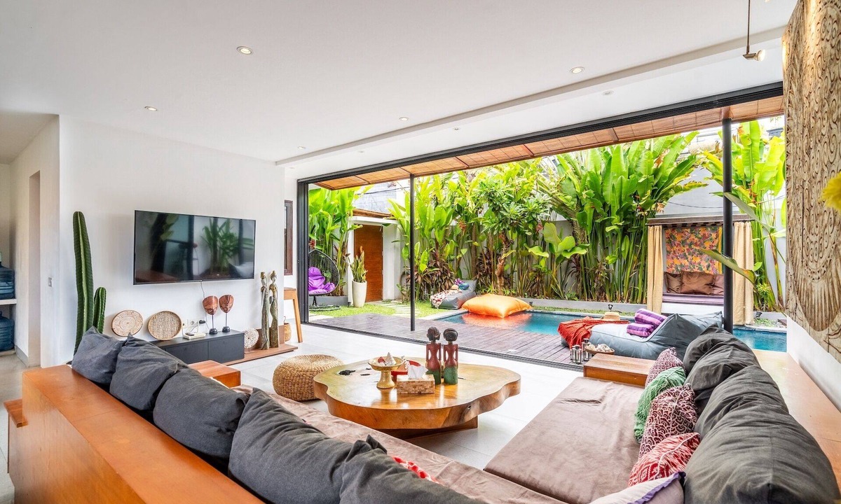Kerobokan House | Designer 3BR w/Private Pool 5' drive @Beach BBQ Facility Seminyak–Canggu
