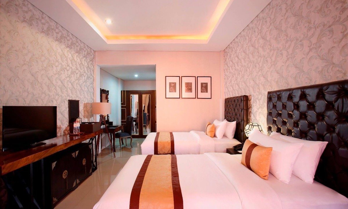 Petitenget Resort | Great location, 10 minutes walk to the beach