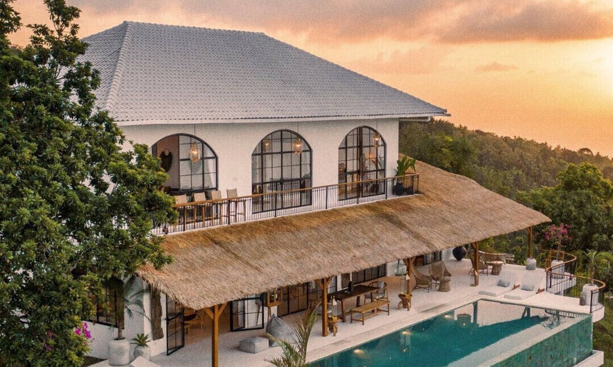 Banjar Villa | Jungle Infinity Pool | Open Living | Lovina Hills