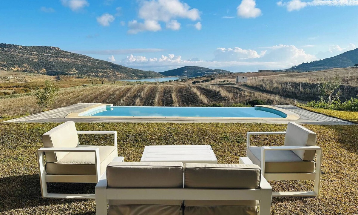 Nabeul Governorate Villa | Lake Villa 3 Bedrooms