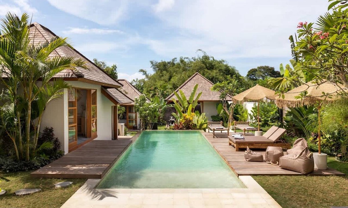 Banjar Semer House | Luxe Tropical 6BR Dream Villa in Canggu