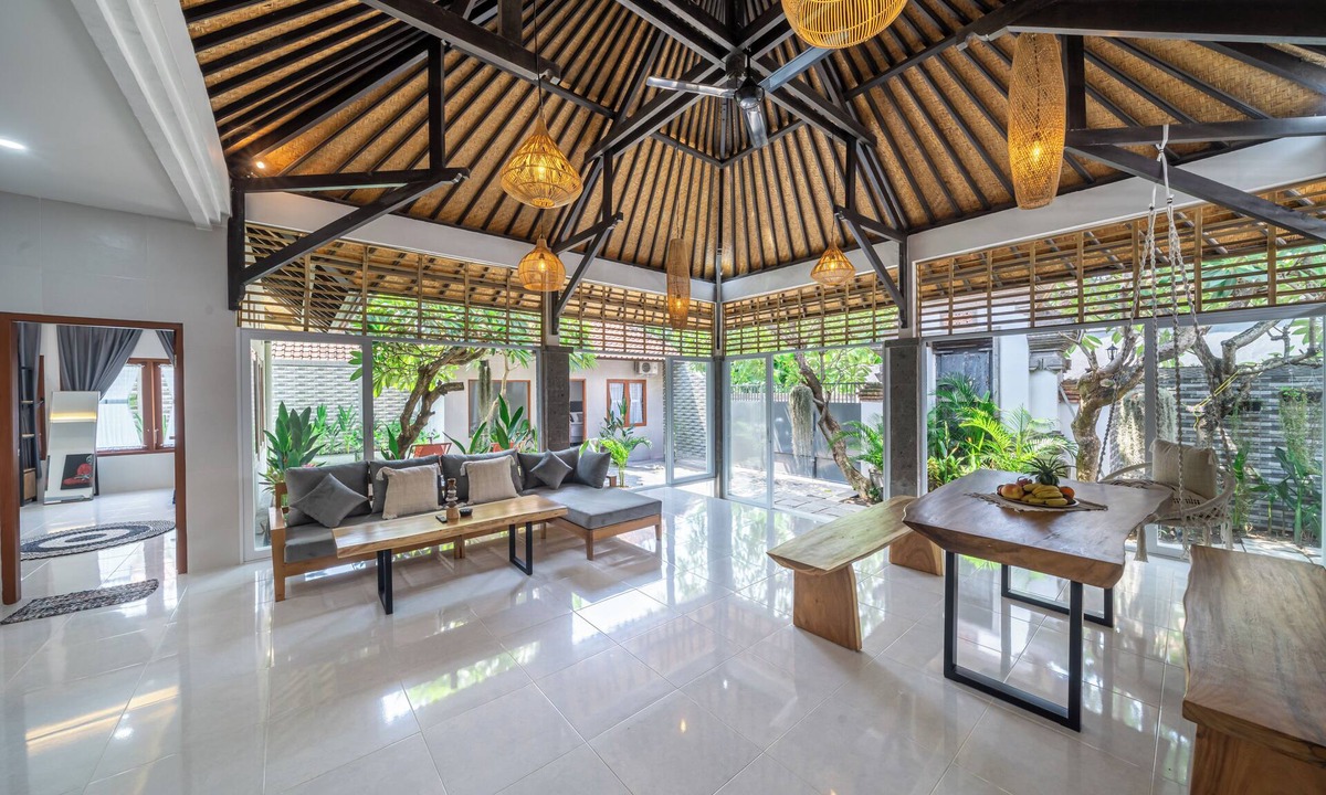 Sanur Kauh House | Luxurious 3-Bedroom and 3-Bathroom Villa "Orenda" in Sanur Bali