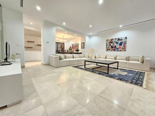 Sidi Daoud Villa | Luxurious 7-Bedroom Villa in La Marsa, Tunisia - Modern Comfort Elegance