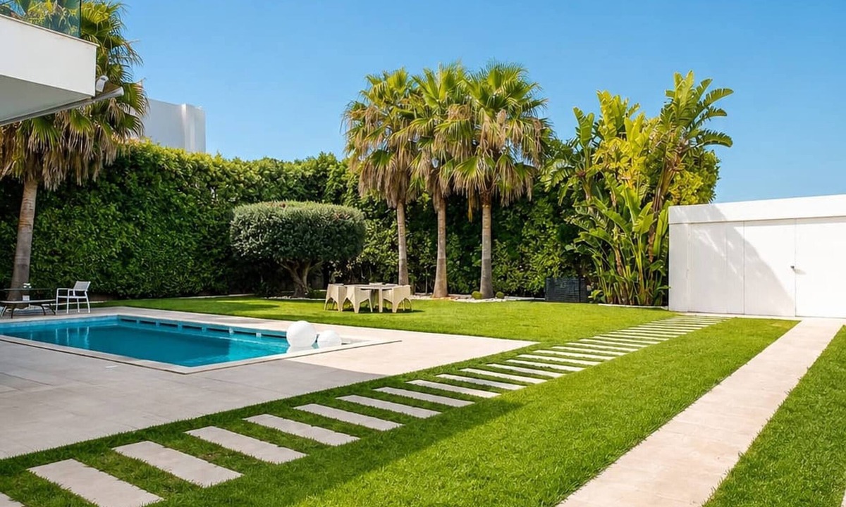 La Soukra Villa | Luxurious Contemporary Villa with Private Pool in Tunis