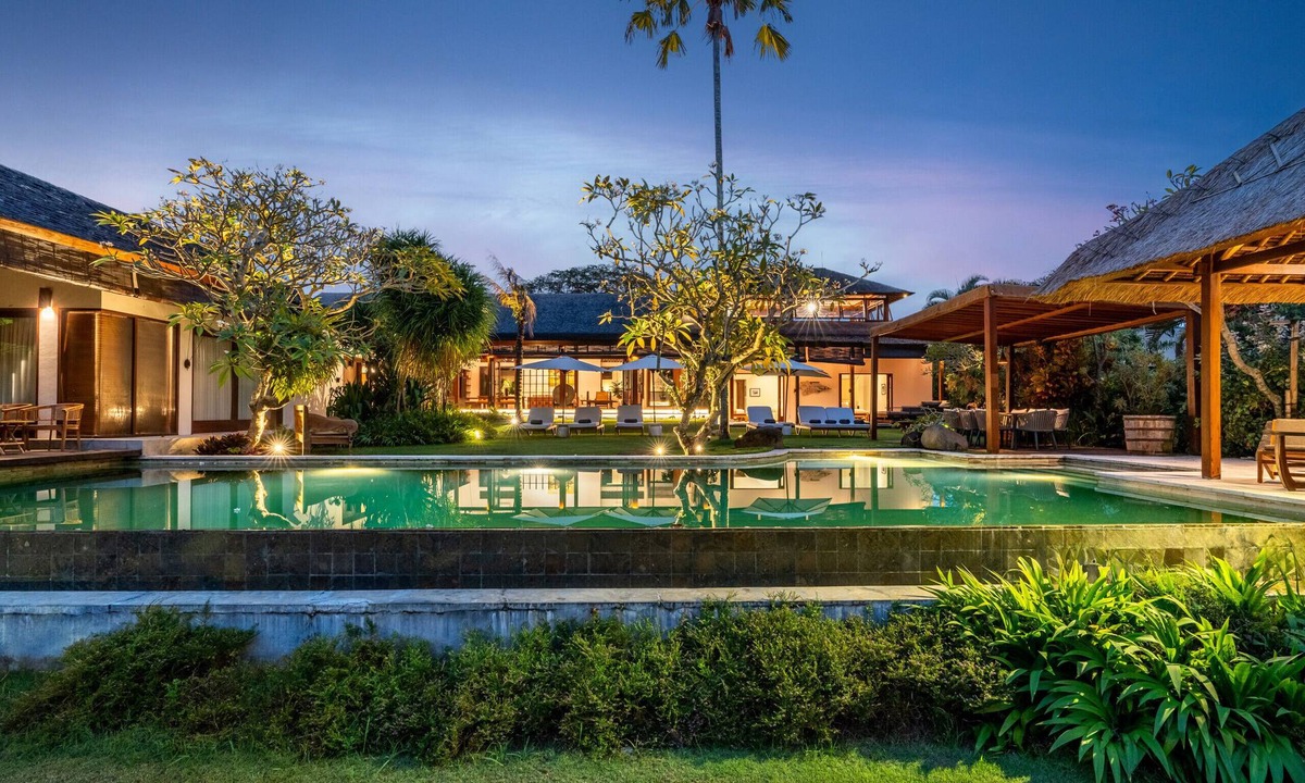 Pererenan Villa | Luxury Estate | 2 Pools | Walk to Pererenan Beach