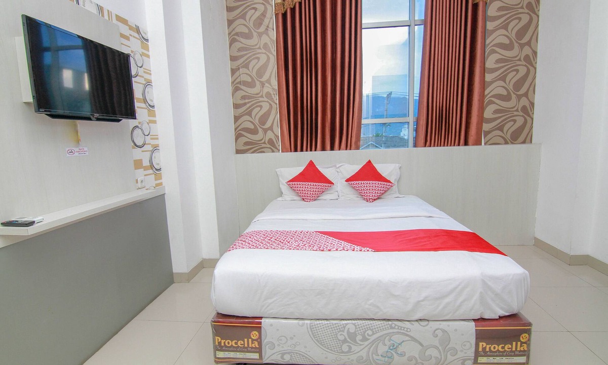 Palu Hotel | OYO 861 R Four Hotel