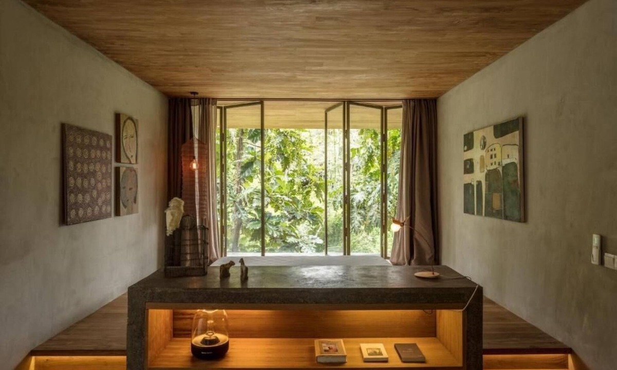 Kediri Villa | Peaceful river and jungle views, 6 bedrooms, close to beaches.