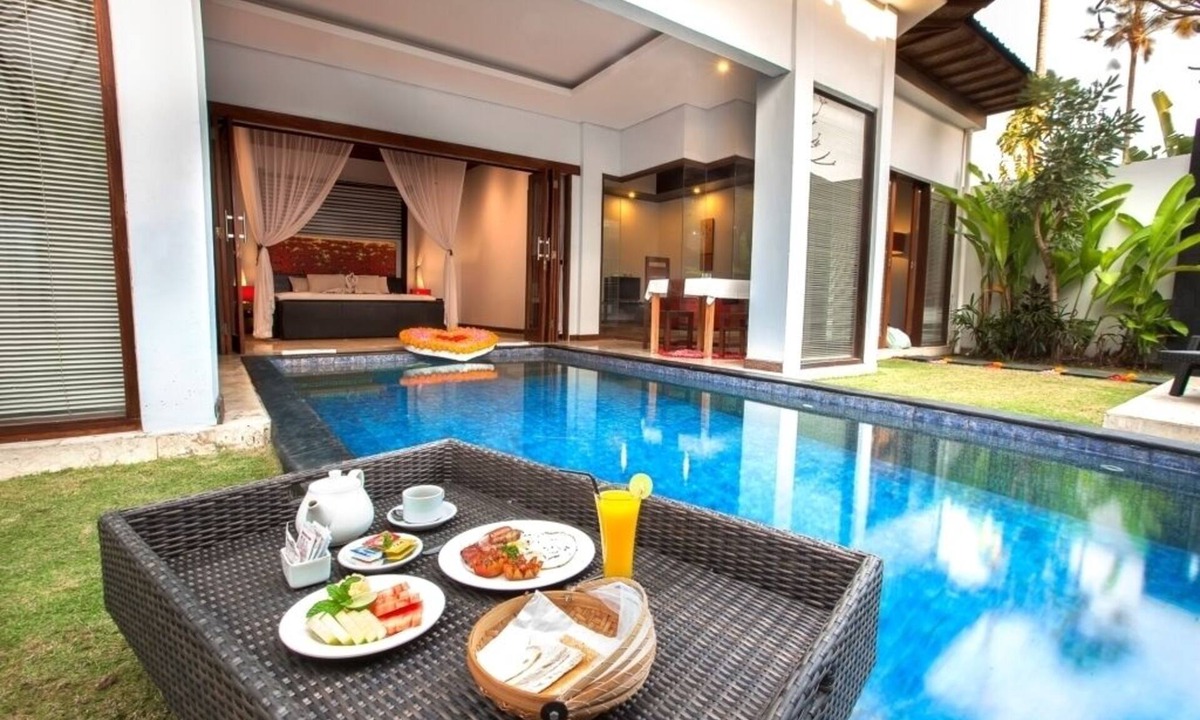 Sunset Road Villa | Privacy, Romantic, Elegant & Perfect Location