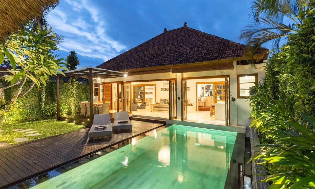 Sunset Road Villa | Private 2 Bedroom Villa Seminyak - Pool