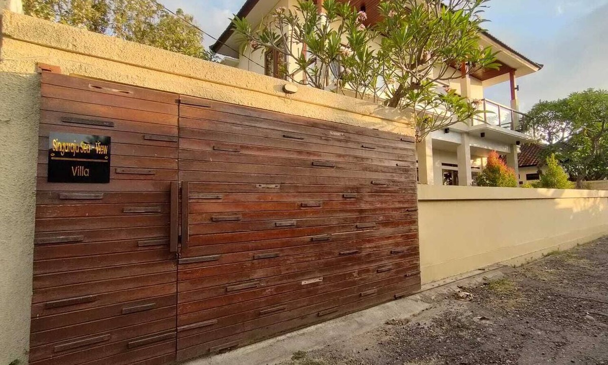 Pemaron House | Singaraja Sea View Villa near Lovina Beach
