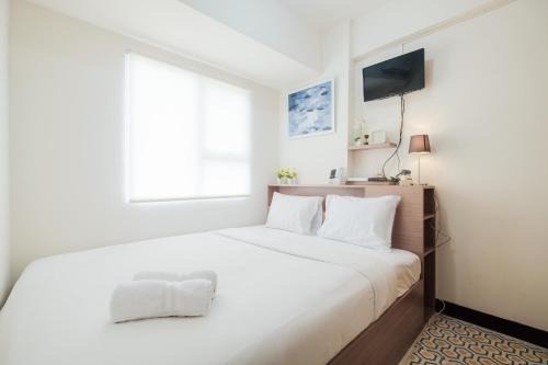 Depok Apartment | Spacious and Comfortable 2BR Cinere Resort Apartment By Travelio