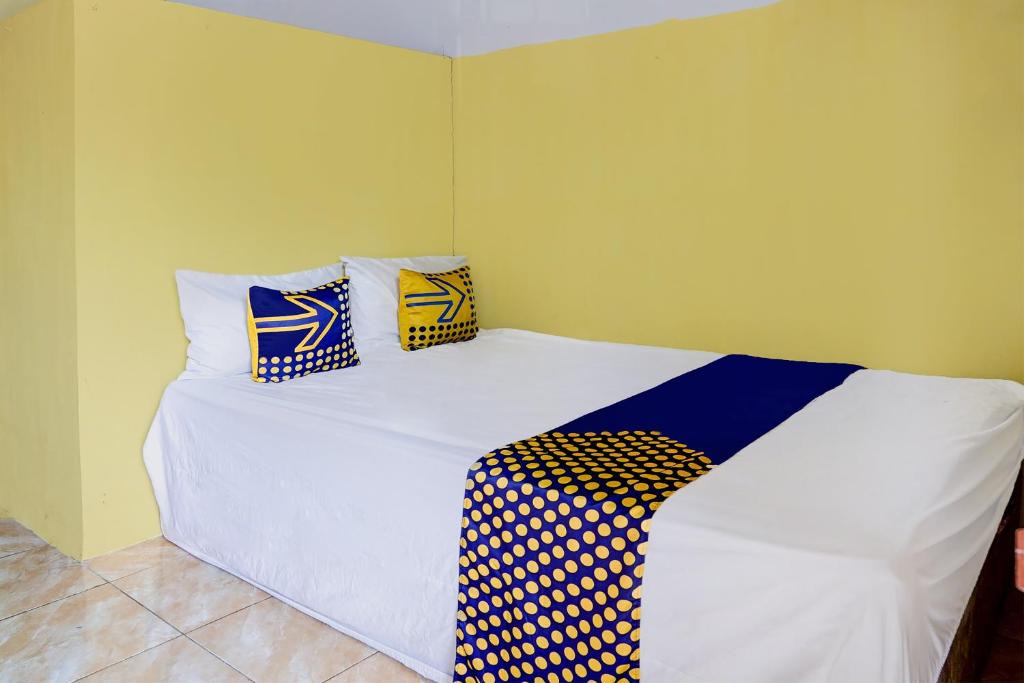 Banyuwangi Hotel | SPOT ON 92480 Iwn Homestay Syariah