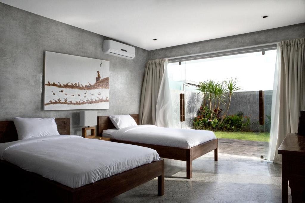 Kerobokan Hotel | Surflodge Limasan Bali