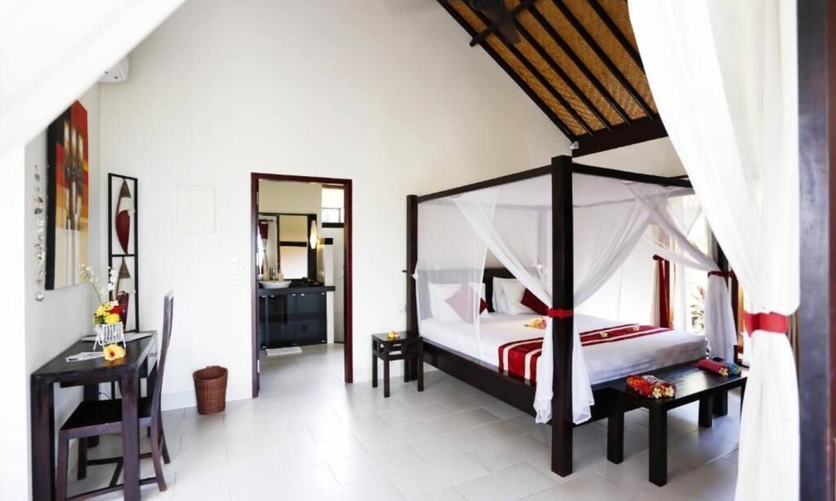 Penuktukan Hotel | Teluk Karang Dive and Spa Resort Bali