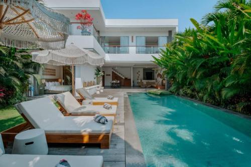 Berawa Villa | Top Rated 4BR Villa just 5 min to Finns Beach Club