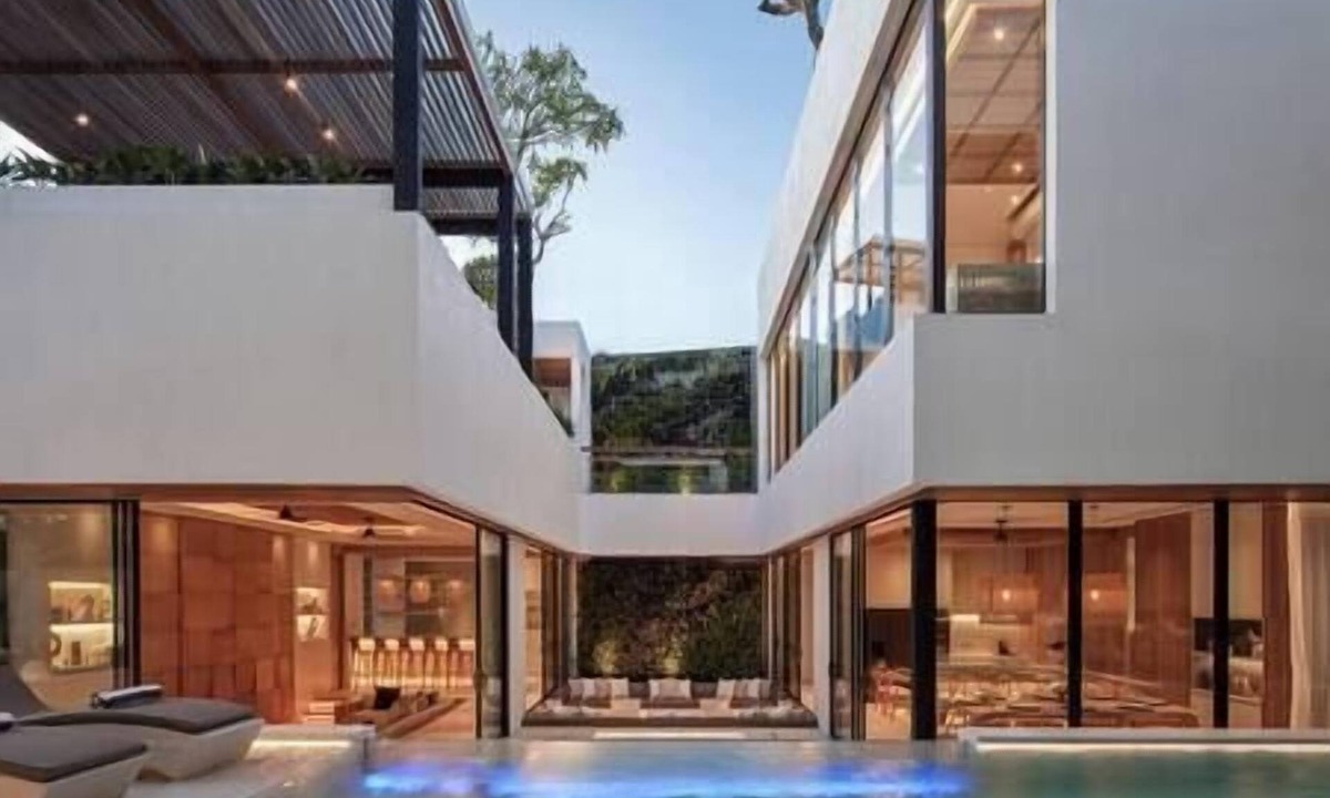 Berawa Villa | Villa Nini Elly | 6BR Canggu Villa w/Pool, Chef & Theatre