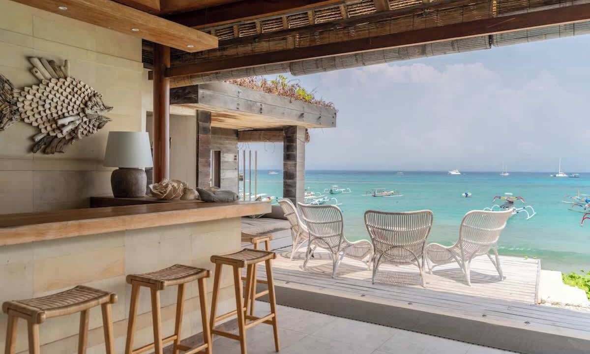 Mushroom Bay Villa | Villa Pantai - 6 Bedroom Villa