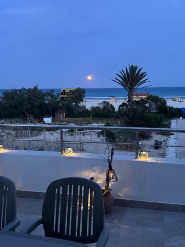 Aousja House | Villa pieds dans l eau entre mer, Lac et montagne 80 m