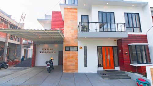 Oro Oro Ombo Villa | Villa Van Java with Private Pool and Karaoke Room