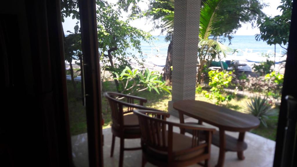 Purwakerti House | Warung Pantai Bungalows