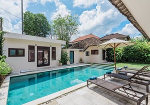 Grand 5BR Villa Located In The HEART Of Seminyak! - W/Private Pool!