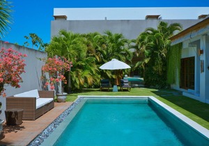 Stylish & Elegant 2BR Luxury Villa, Seminyak - Private Bar & Kitchen!