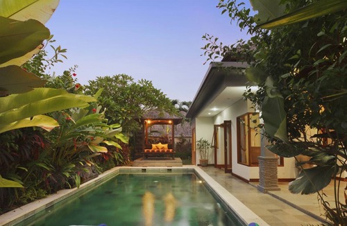 Pererenan Villa | 2 Bedroom Pool Villa near ECHO beach Canggu, Staff service