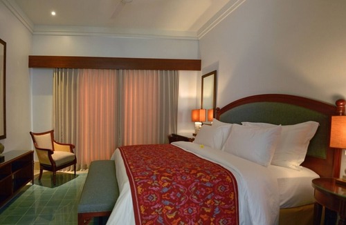 Kesiman Apartment | 2BR Apart Room Pool Access in Sanur