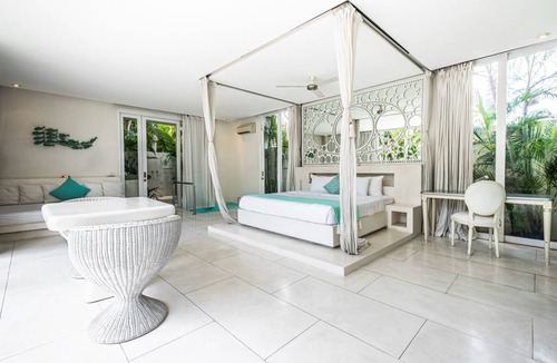 Berawa Villa | 300 m² Villa ∙ 5 bedrooms ∙ 10 guests