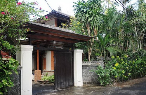 Legian Villa | 3BR Villa, 5Mins Walk To Double 6 Beach, Legian - W/Swimming Pool!