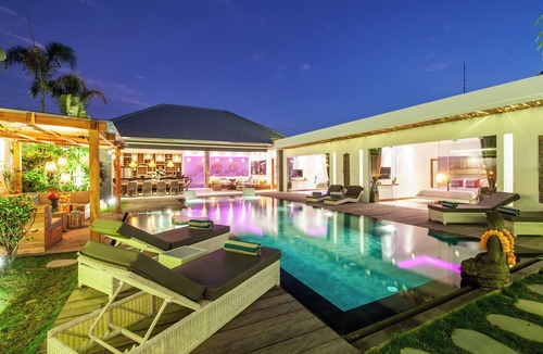 Sunset Road Villa | 5 BR Villa in Seminyak, Spacious, Marvellous, Outdoor Lounge Ideal for Getaways
