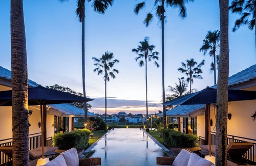 Berawa Villa | 6BR Canggu: Chef, Lap Pool, BBQ,Near Beach & Finns