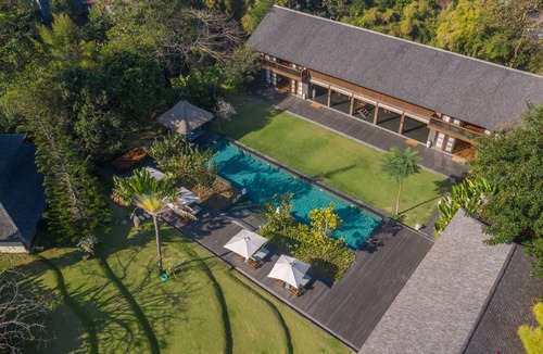 Tibubeneng Villa | 7BR Villa For Large Group + Pool Table, Canggu - 4Min Drive To Splash Waterpark!