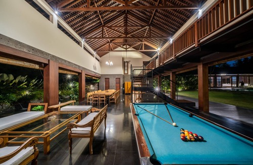 Tibubeneng Villa | 7BR Villa For Large Group + Pool Table, Canggu - 4Min Drive To Splash Waterpark!