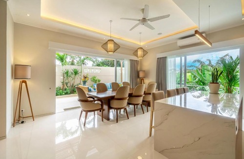 Kediri Villa | 818 Villas Elegant Modern Designer Canggu Villas with Rooftop and Ricefield Views