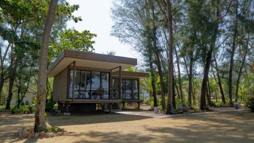 Karimunjava Hotel | Amandalay Hotel & Villas