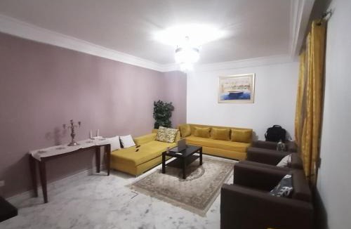 Ennasr Apartment | Appartement S3 Haut Standing 141m2 Connecté avec Fibre - 7-10 min Aéroport