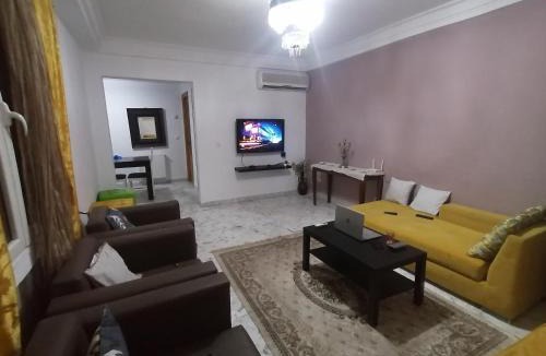 Ennasr Apartment | Appartement S3 Haut Standing 141m2 Connecté avec Fibre - 7-10 min Aéroport