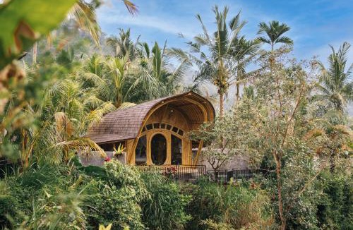 Selat Cabin | Aura Cendana Hill Sidemen by AGATA